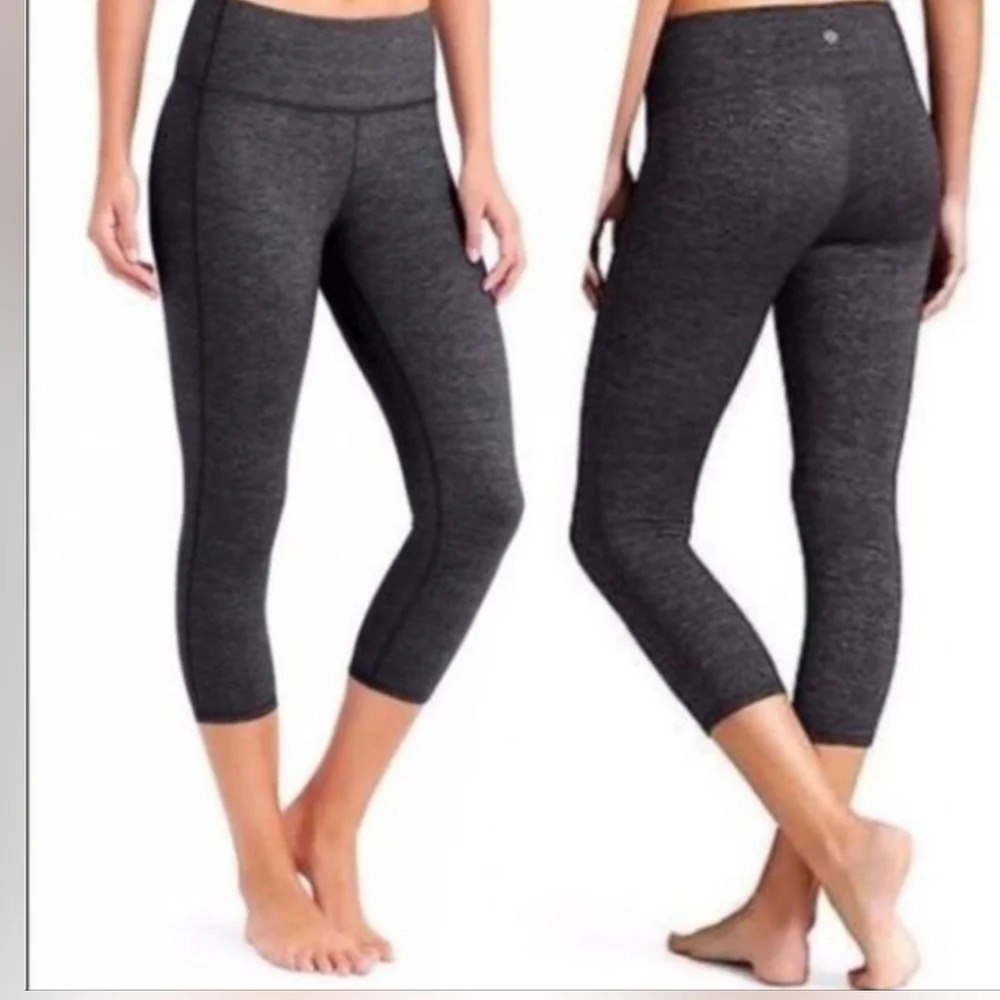 Athleta Capri Chaturanga spacedye legging in heathered black womens Medium
